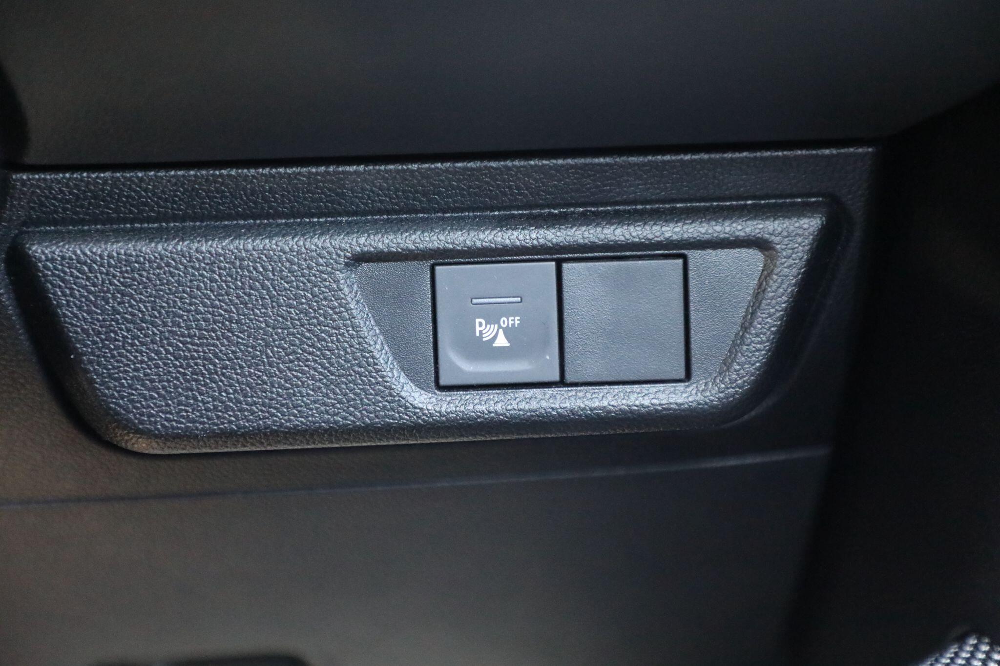 Large vehicle image